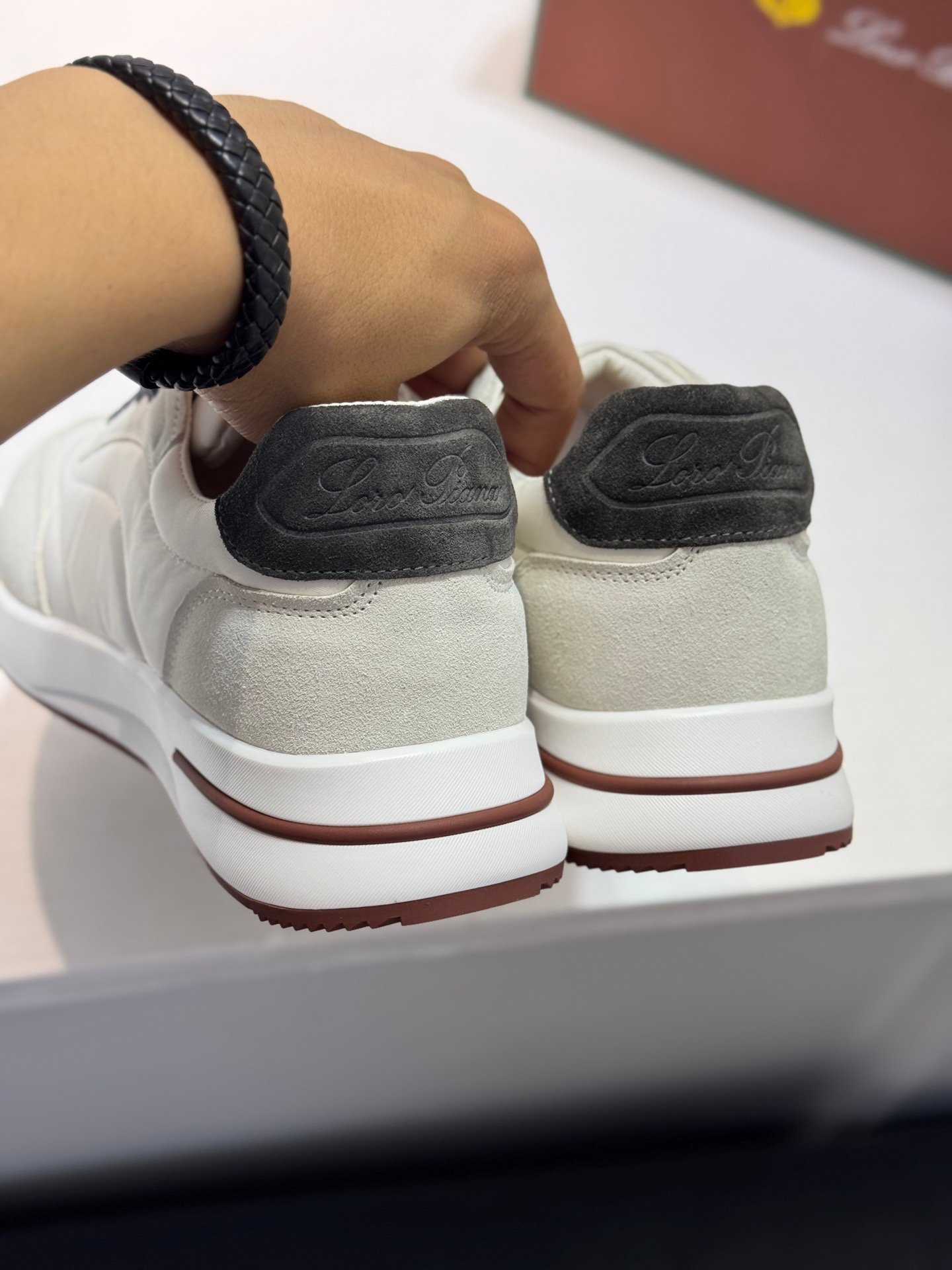 louis vuitton runner tatic sneakers kaki (copy)