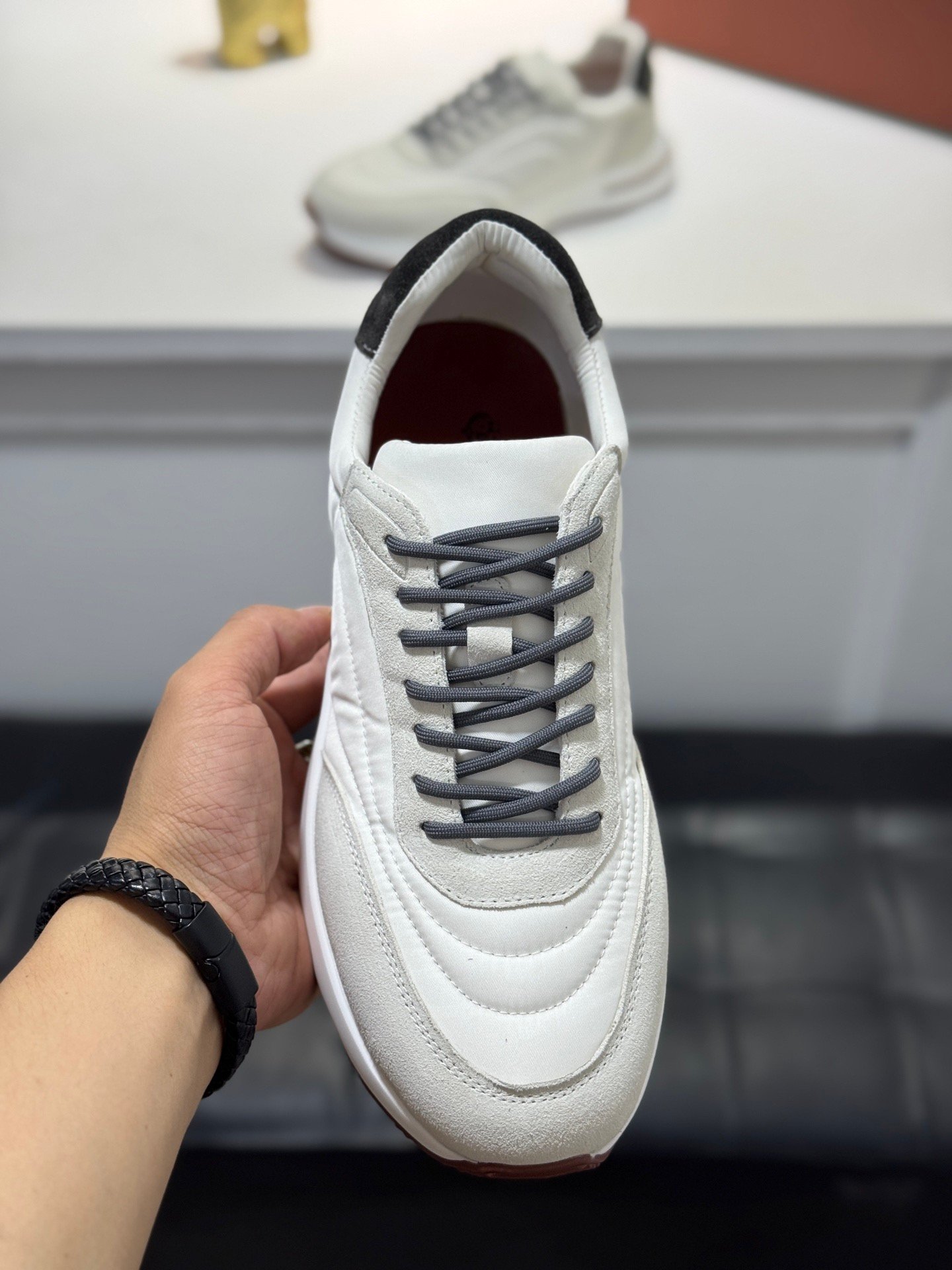 louis vuitton runner tatic sneakers kaki (copy)