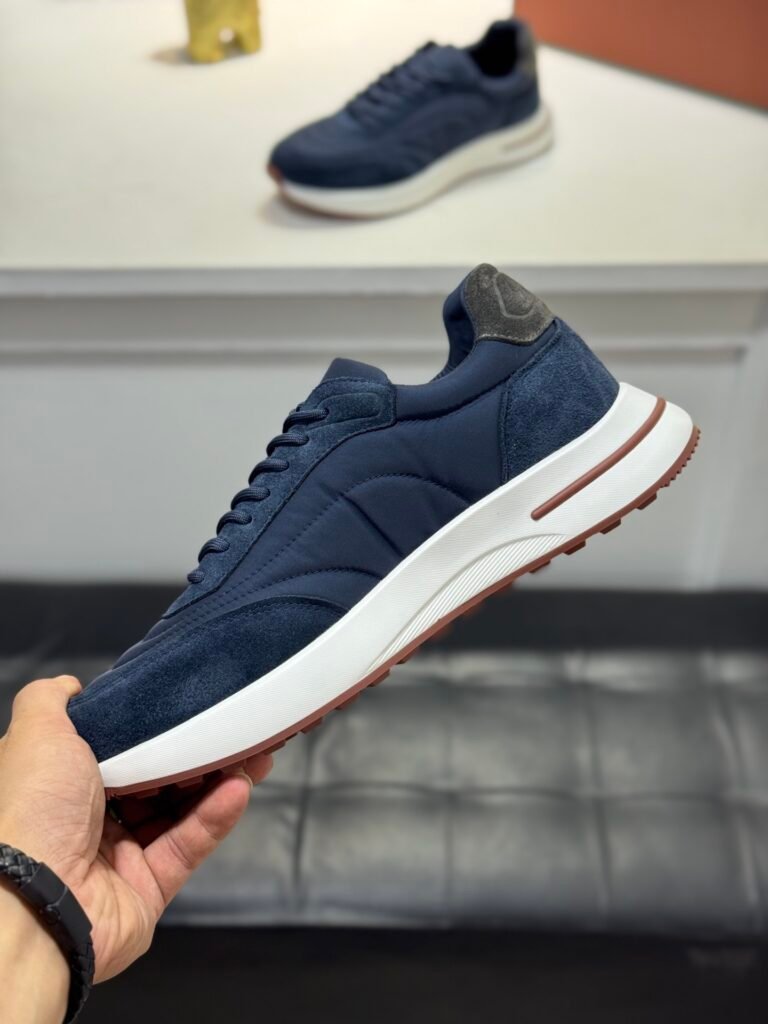 louis vuitton runner tatic sneakers kaki (copy)