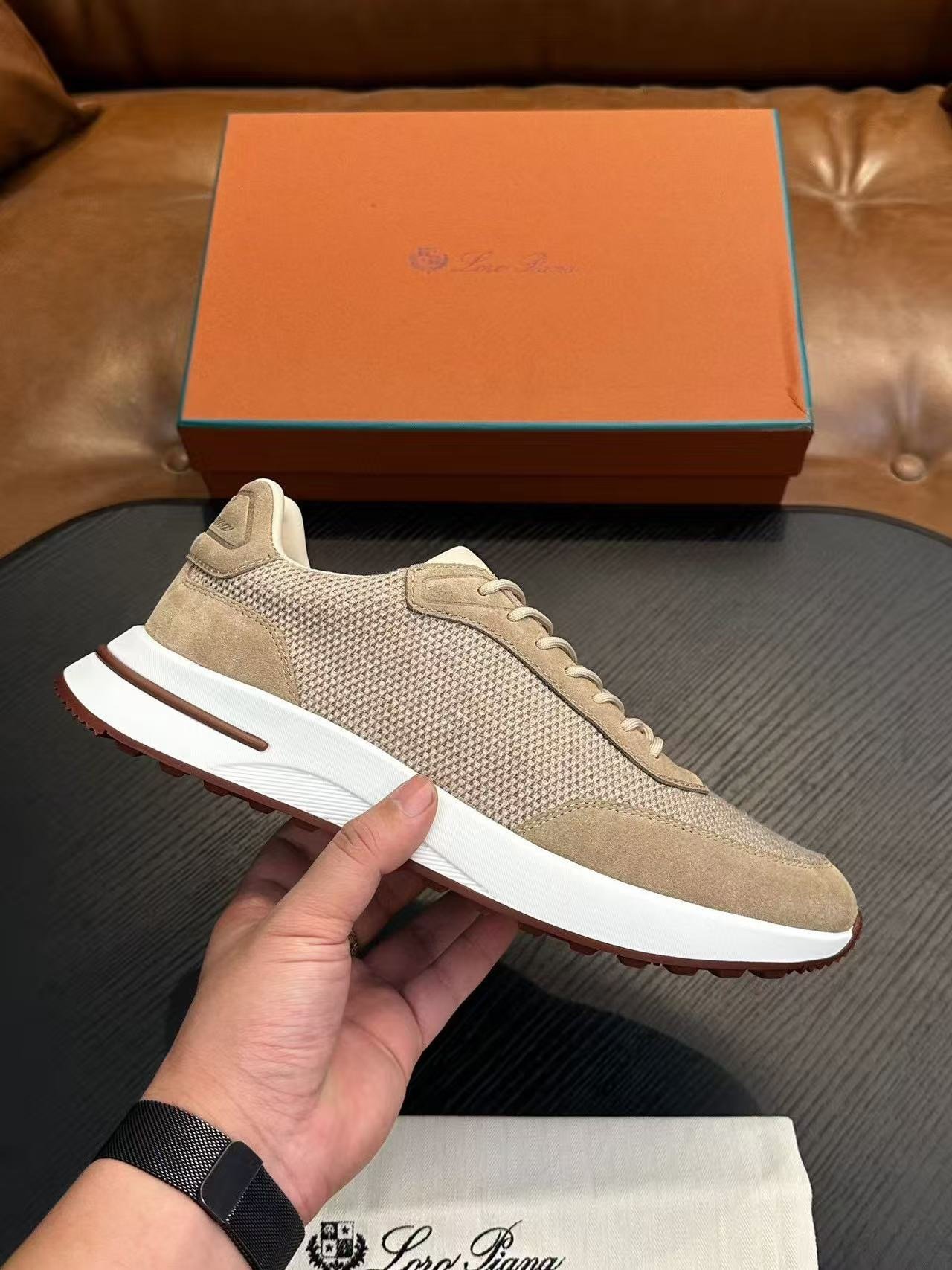 louis vuitton runner tatic sneakers kaki (copy)