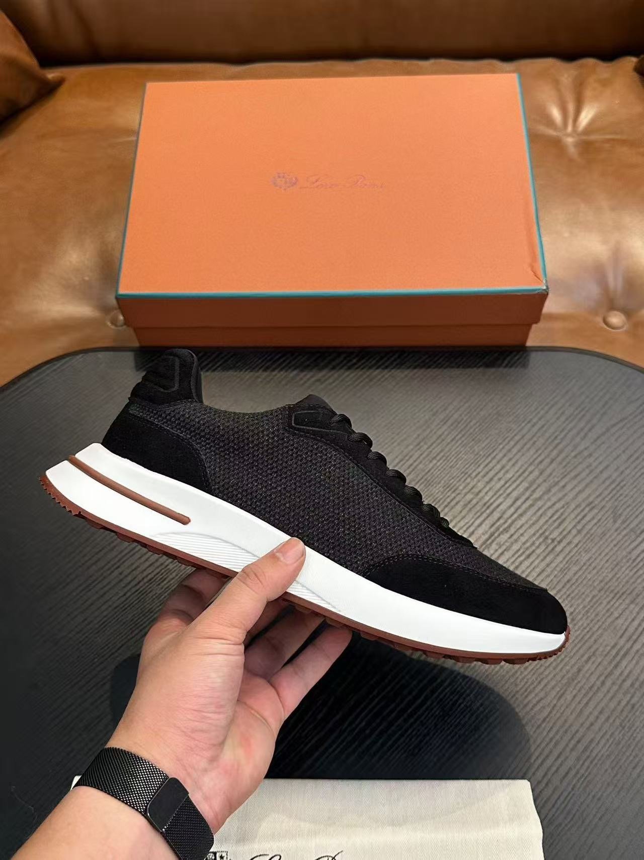 louis vuitton runner tatic sneakers kaki (copy)