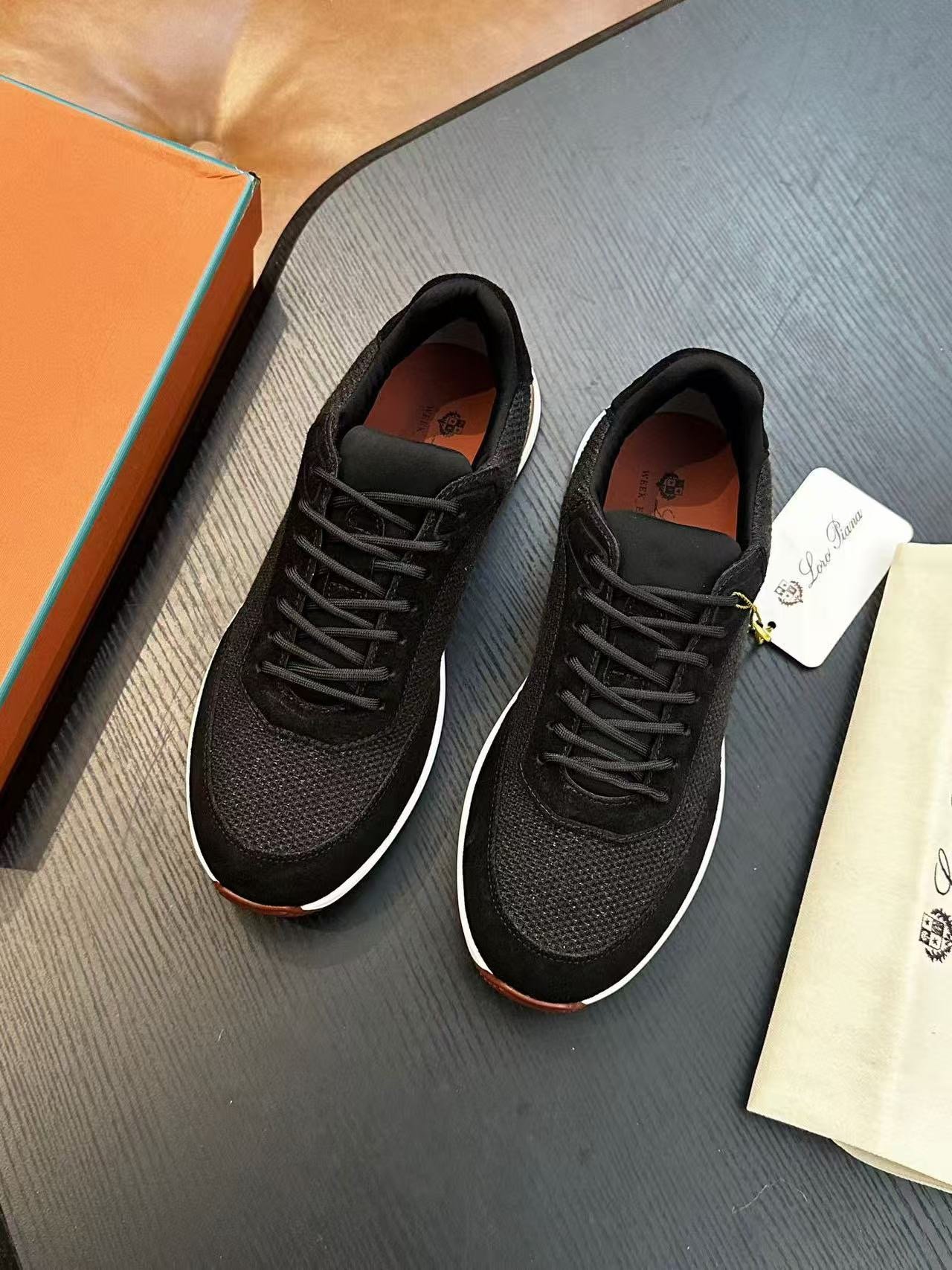 louis vuitton runner tatic sneakers kaki (copy)