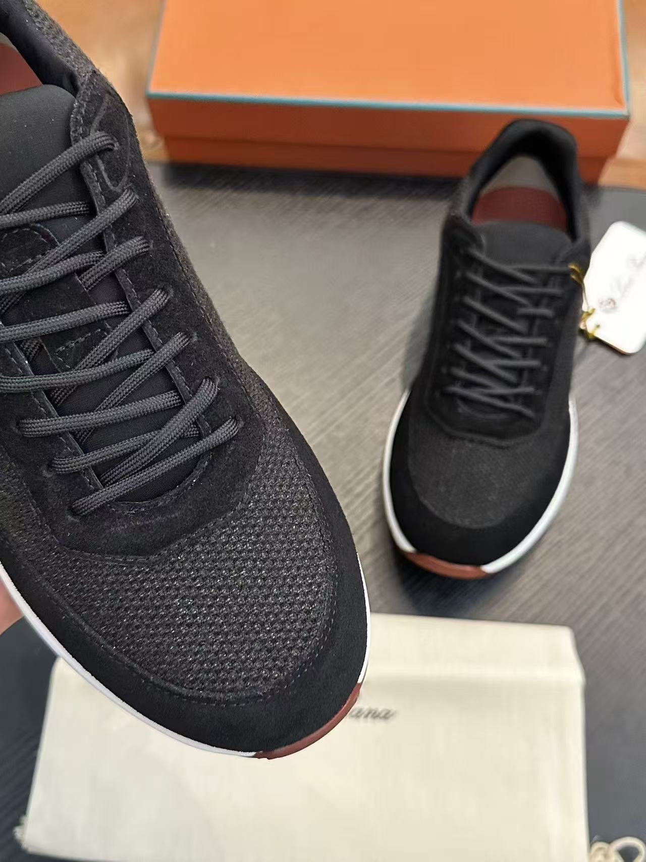 louis vuitton runner tatic sneakers kaki (copy)