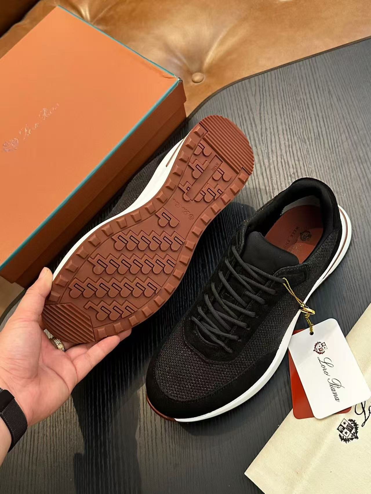 louis vuitton runner tatic sneakers kaki (copy)