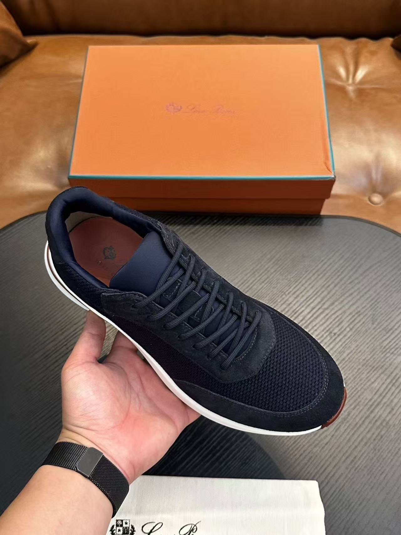 louis vuitton runner tatic sneakers kaki (copy)