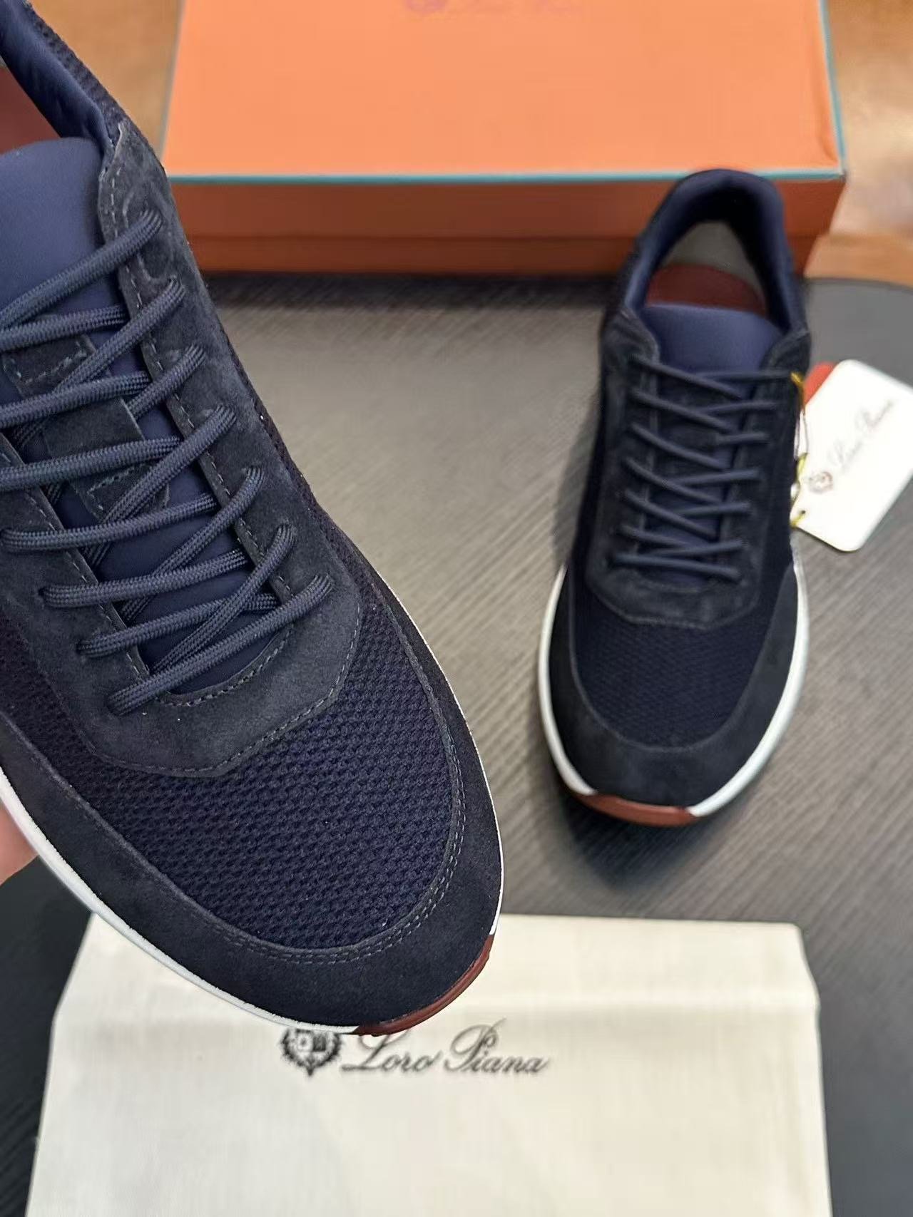 louis vuitton runner tatic sneakers kaki (copy)
