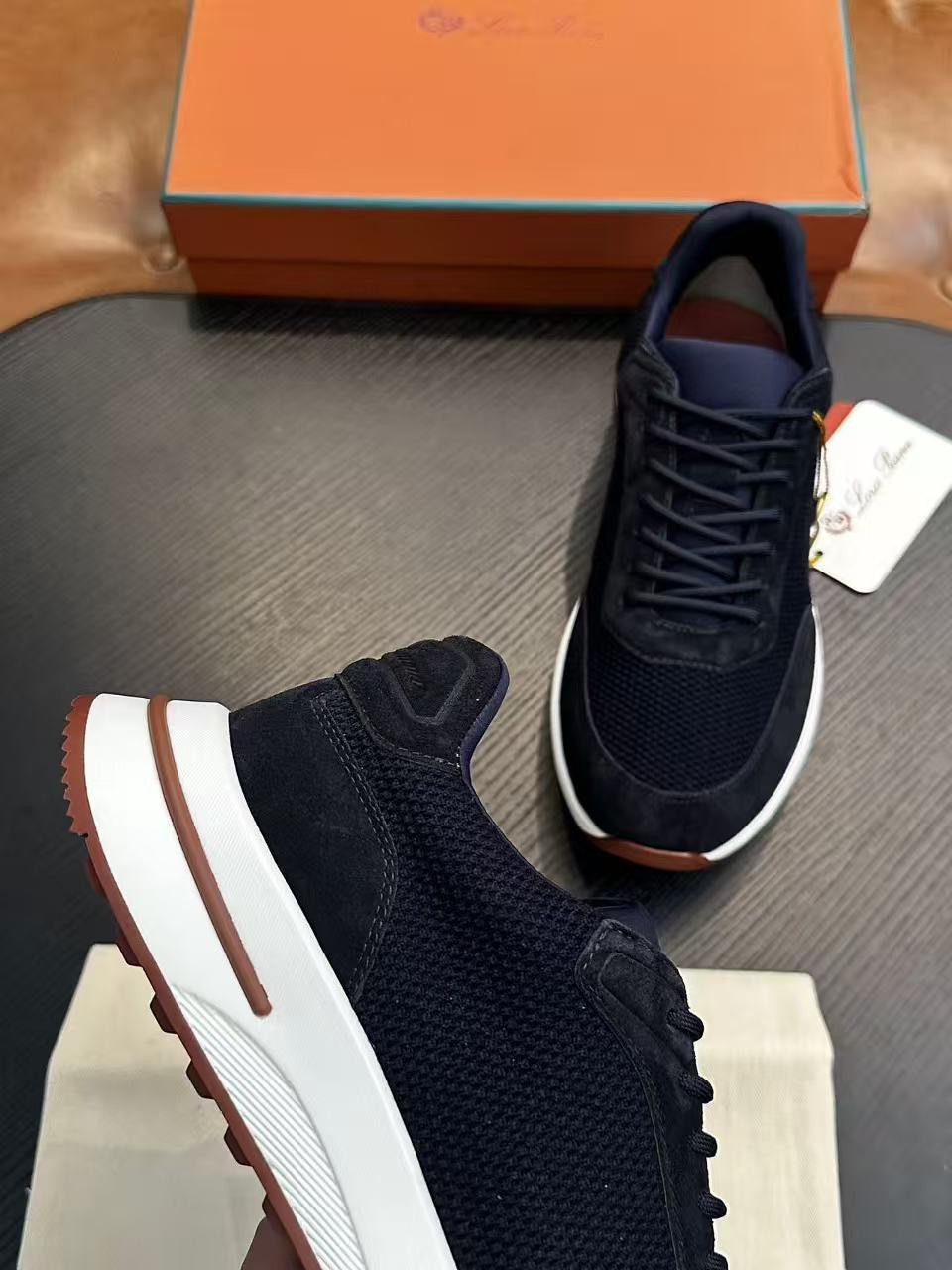 louis vuitton runner tatic sneakers kaki (copy)