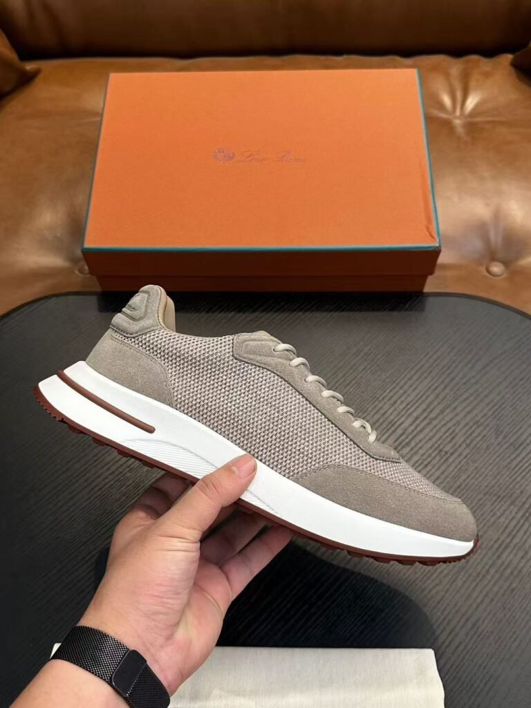 louis vuitton runner tatic sneakers kaki (copy)