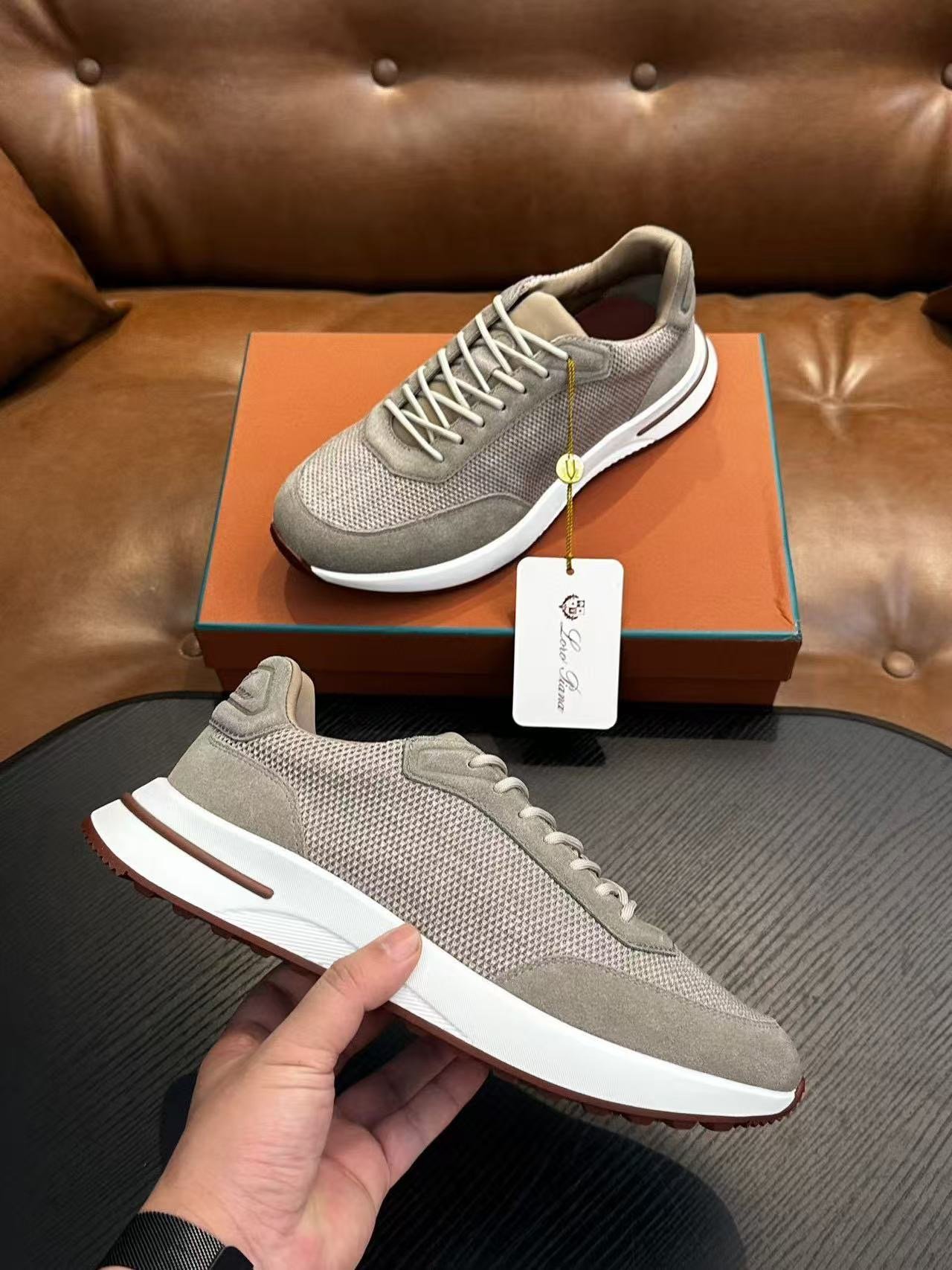 louis vuitton runner tatic sneakers kaki (copy)