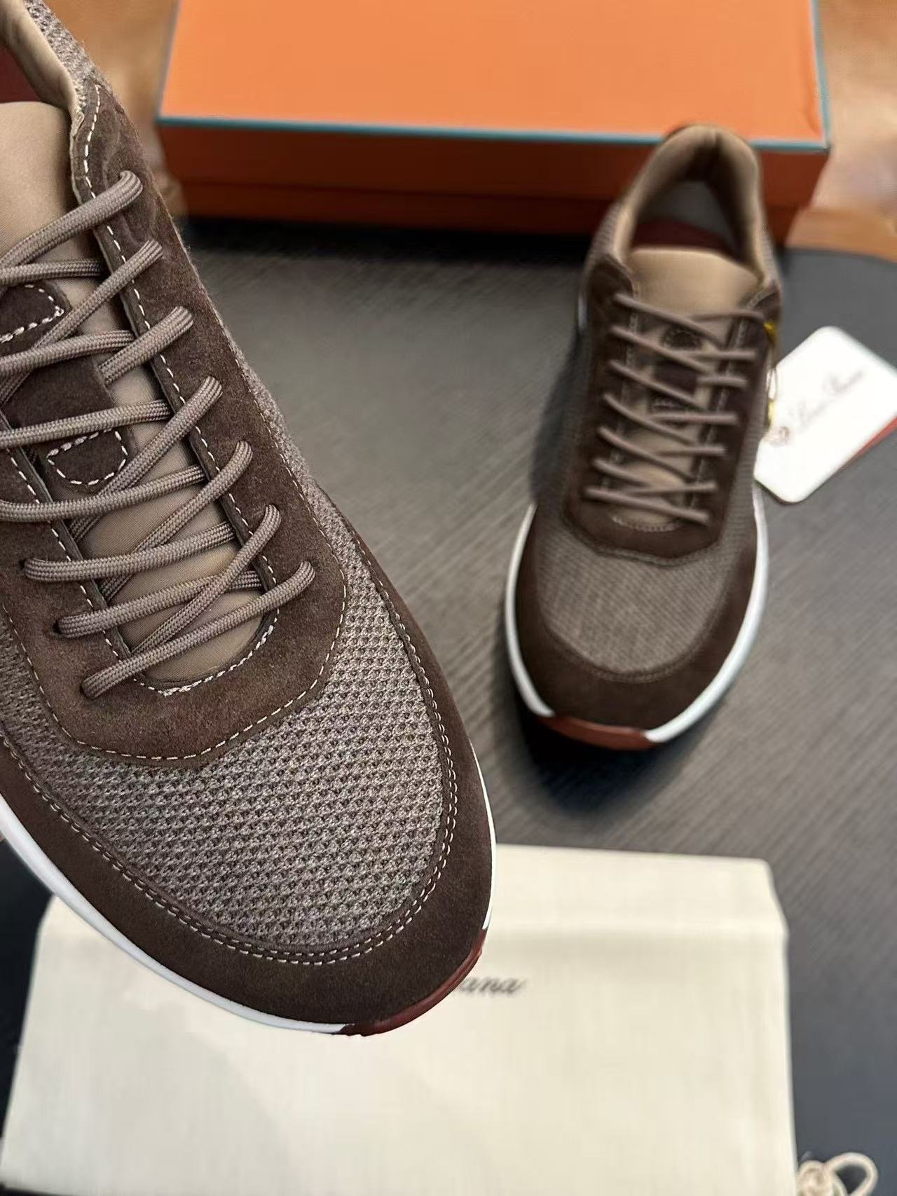 louis vuitton runner tatic sneakers kaki (copy)