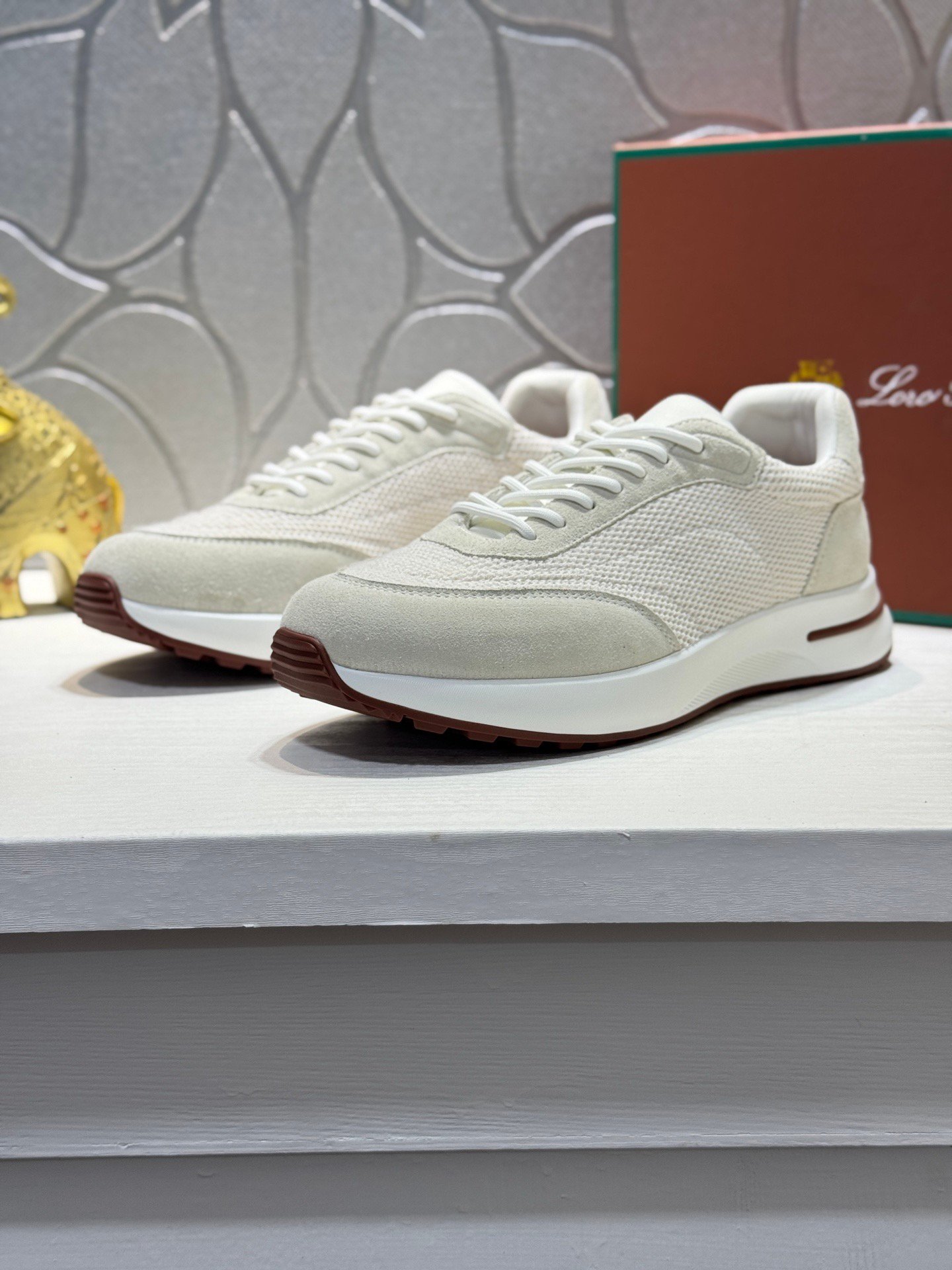 louis vuitton runner tatic sneakers kaki (copy)