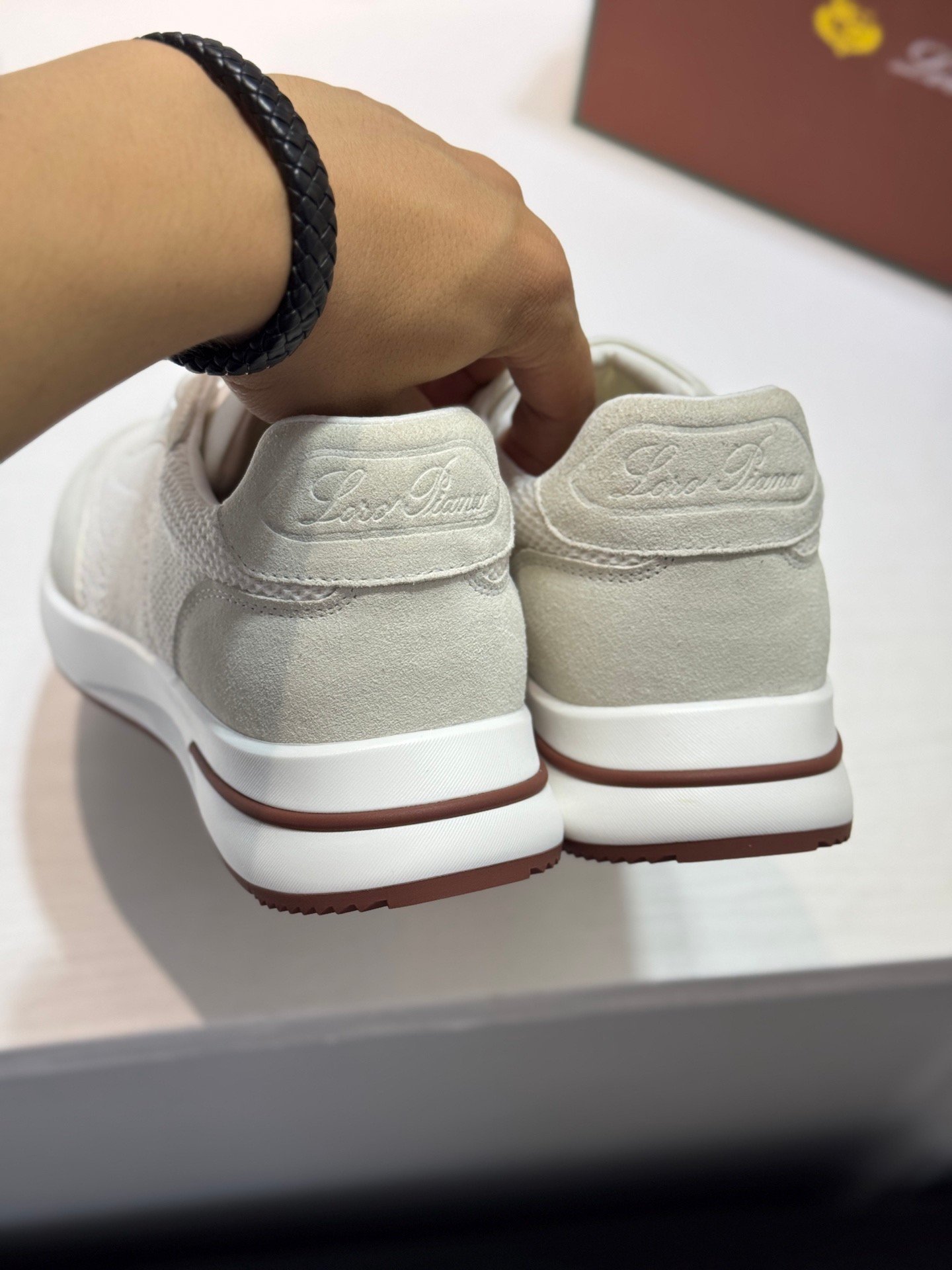 louis vuitton runner tatic sneakers kaki (copy)