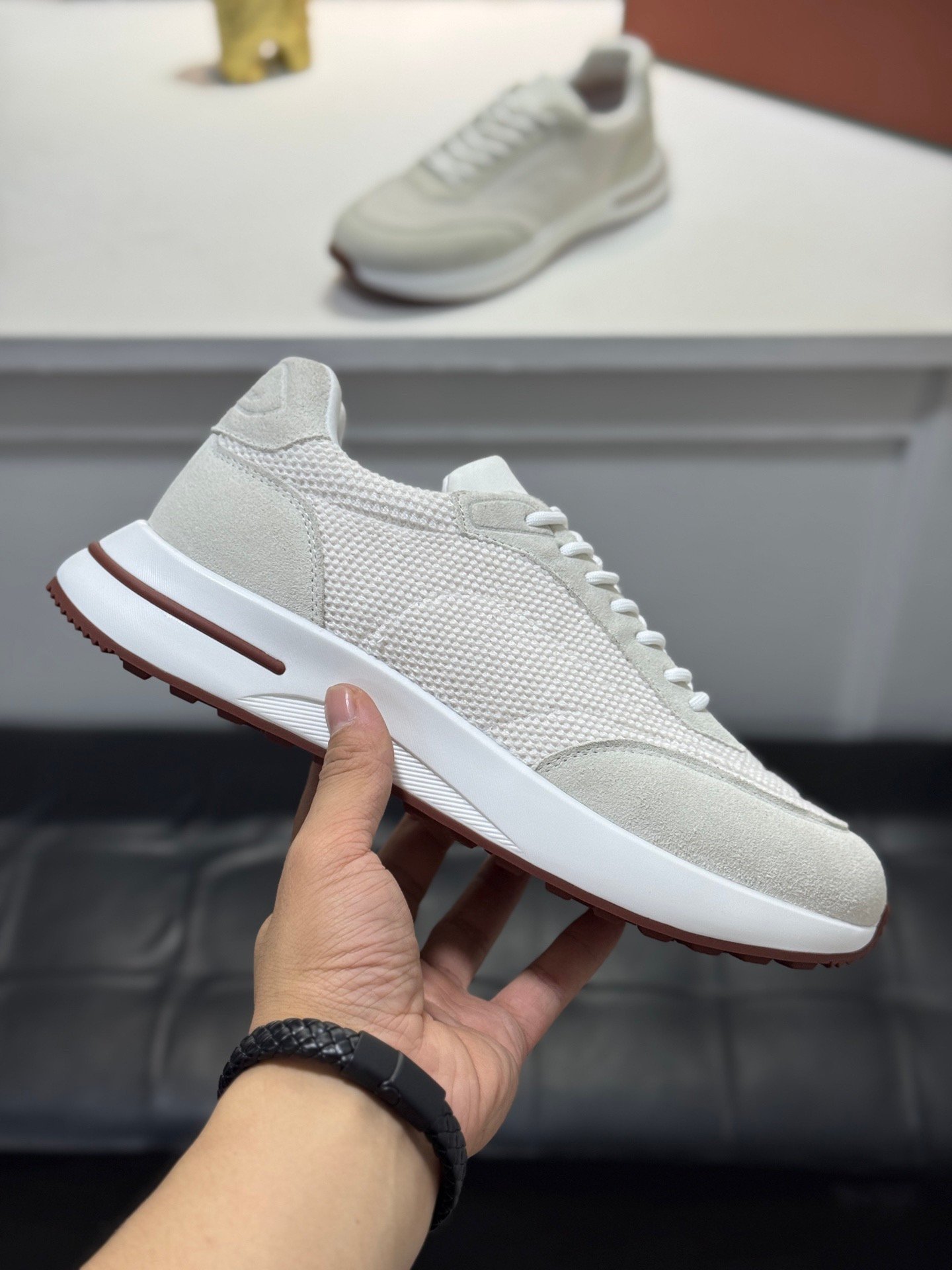 louis vuitton runner tatic sneakers kaki (copy)