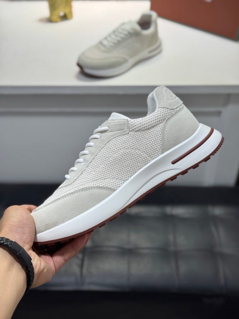 louis vuitton runner tatic sneakers kaki (copy)