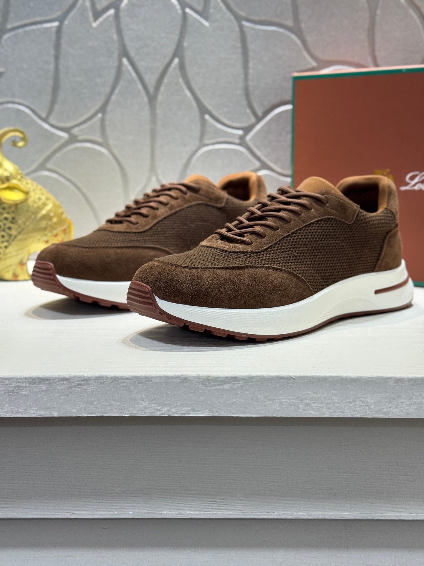 louis vuitton runner tatic sneakers kaki (copy)
