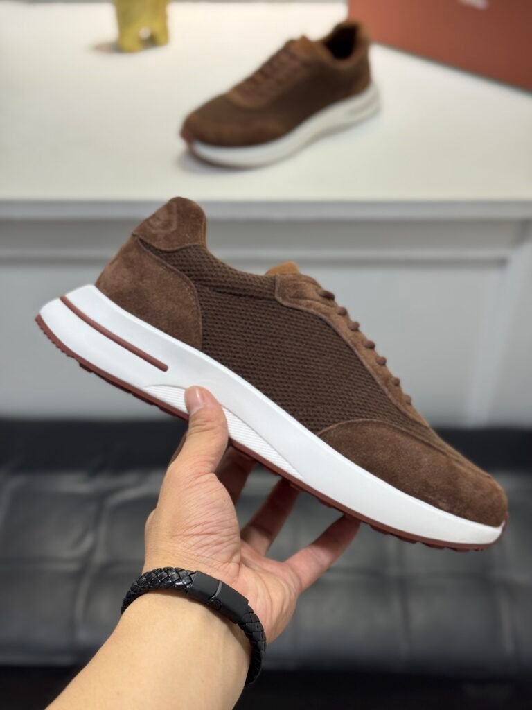 louis vuitton runner tatic sneakers kaki (copy)