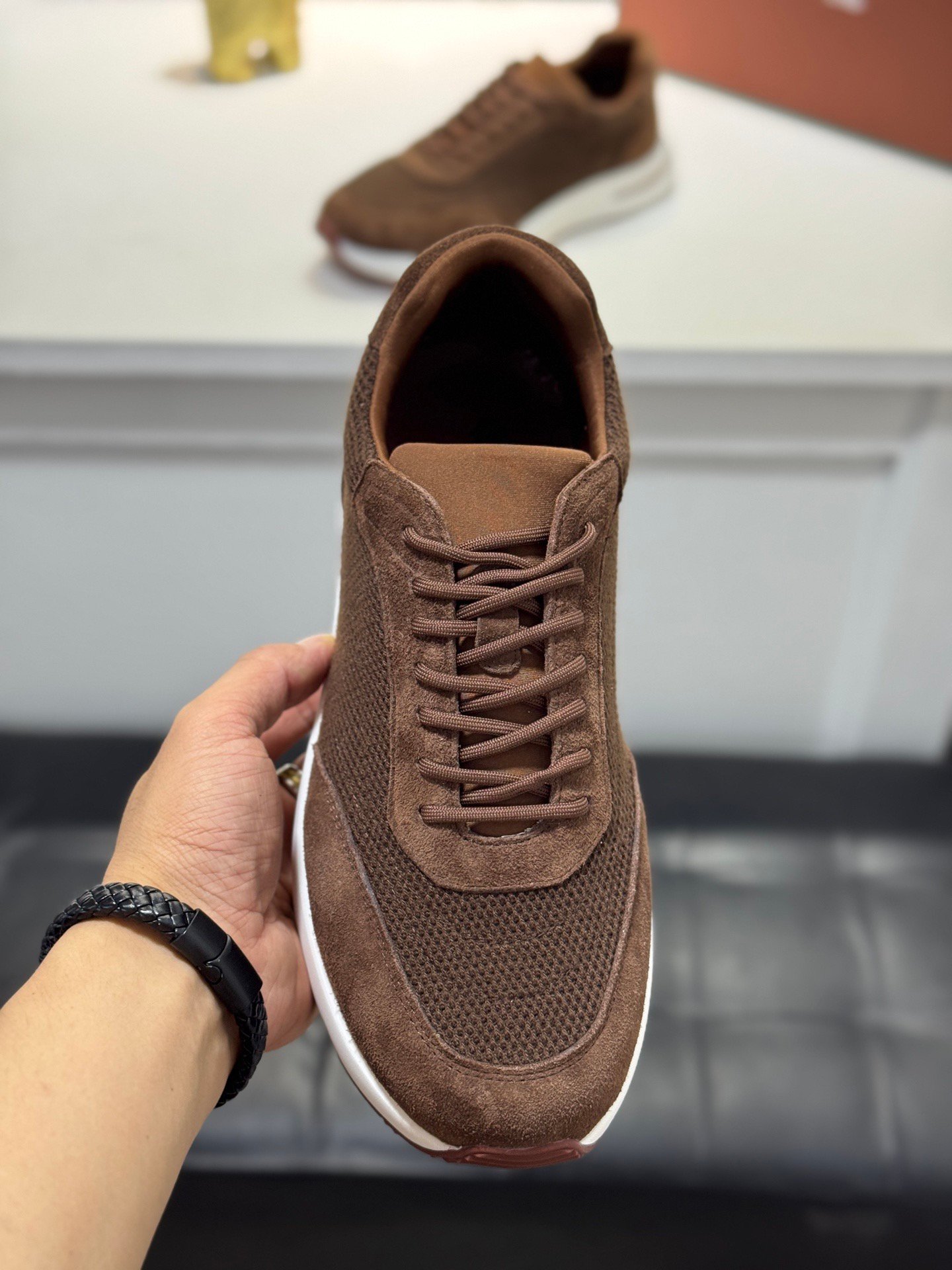 louis vuitton runner tatic sneakers kaki (copy)