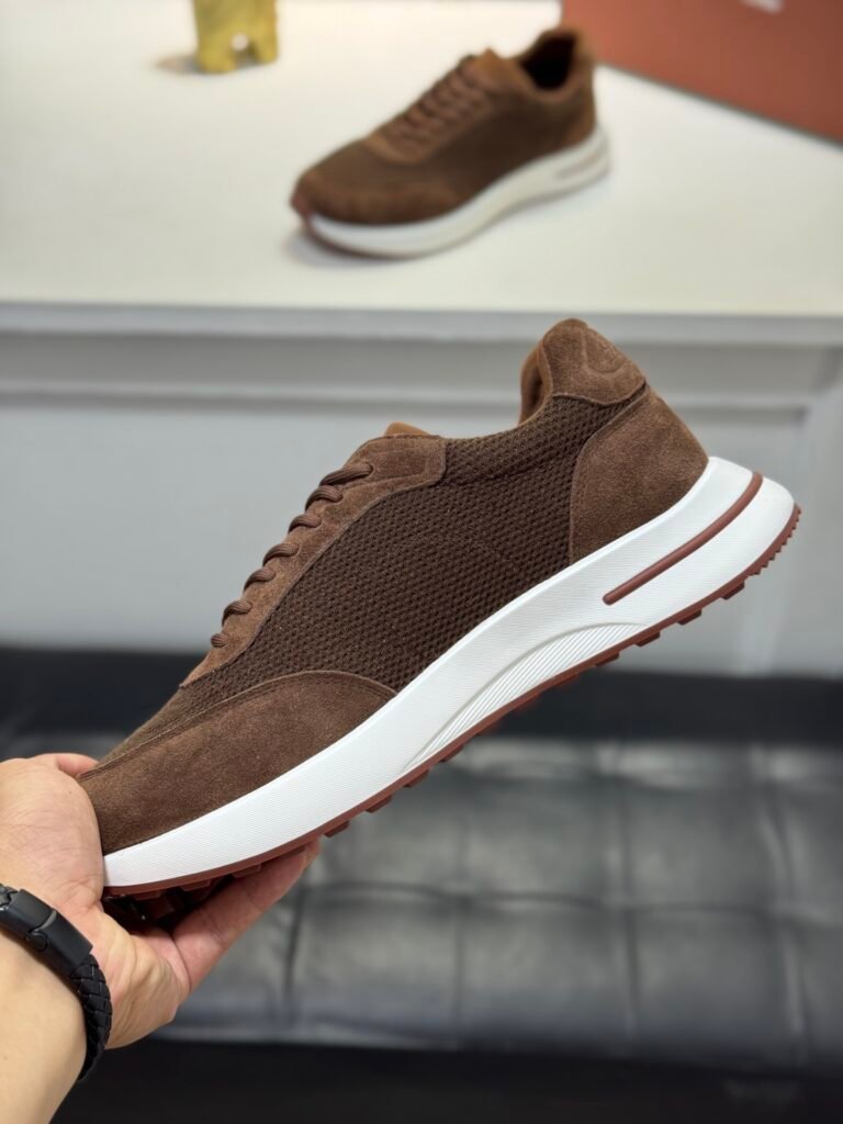 louis vuitton runner tatic sneakers kaki (copy)