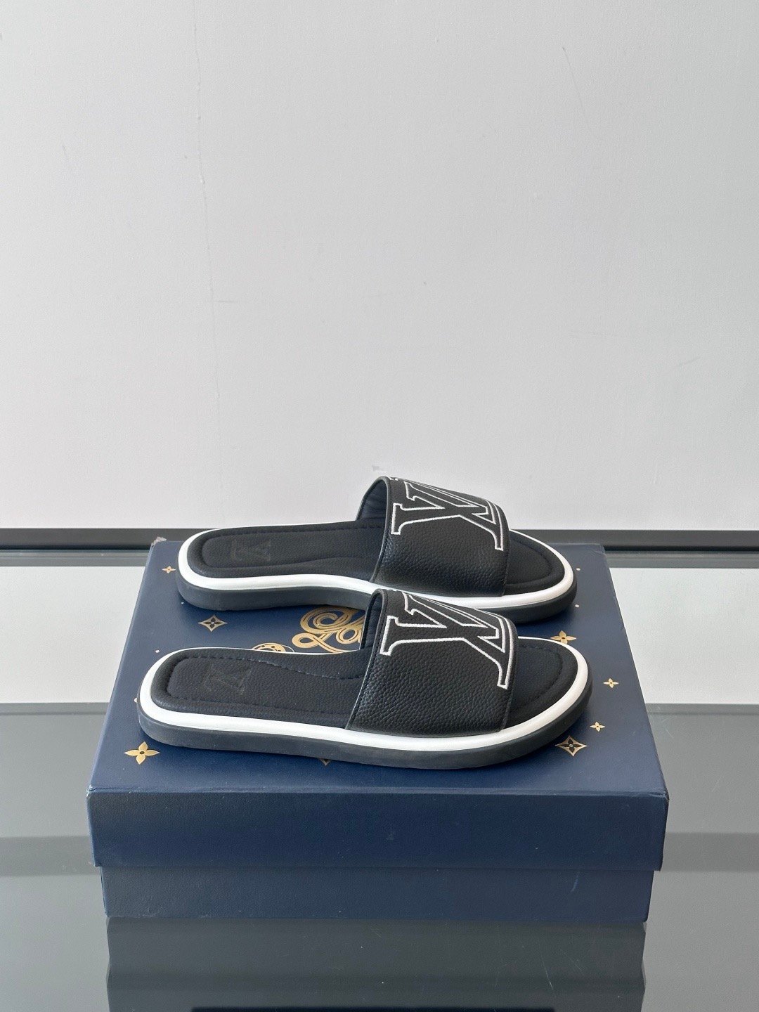 louis vuitton waterfront mule zwart