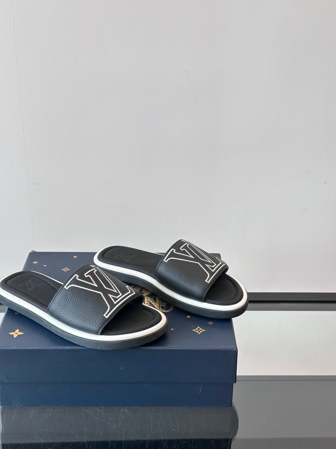 louis vuitton waterfront mule zwart