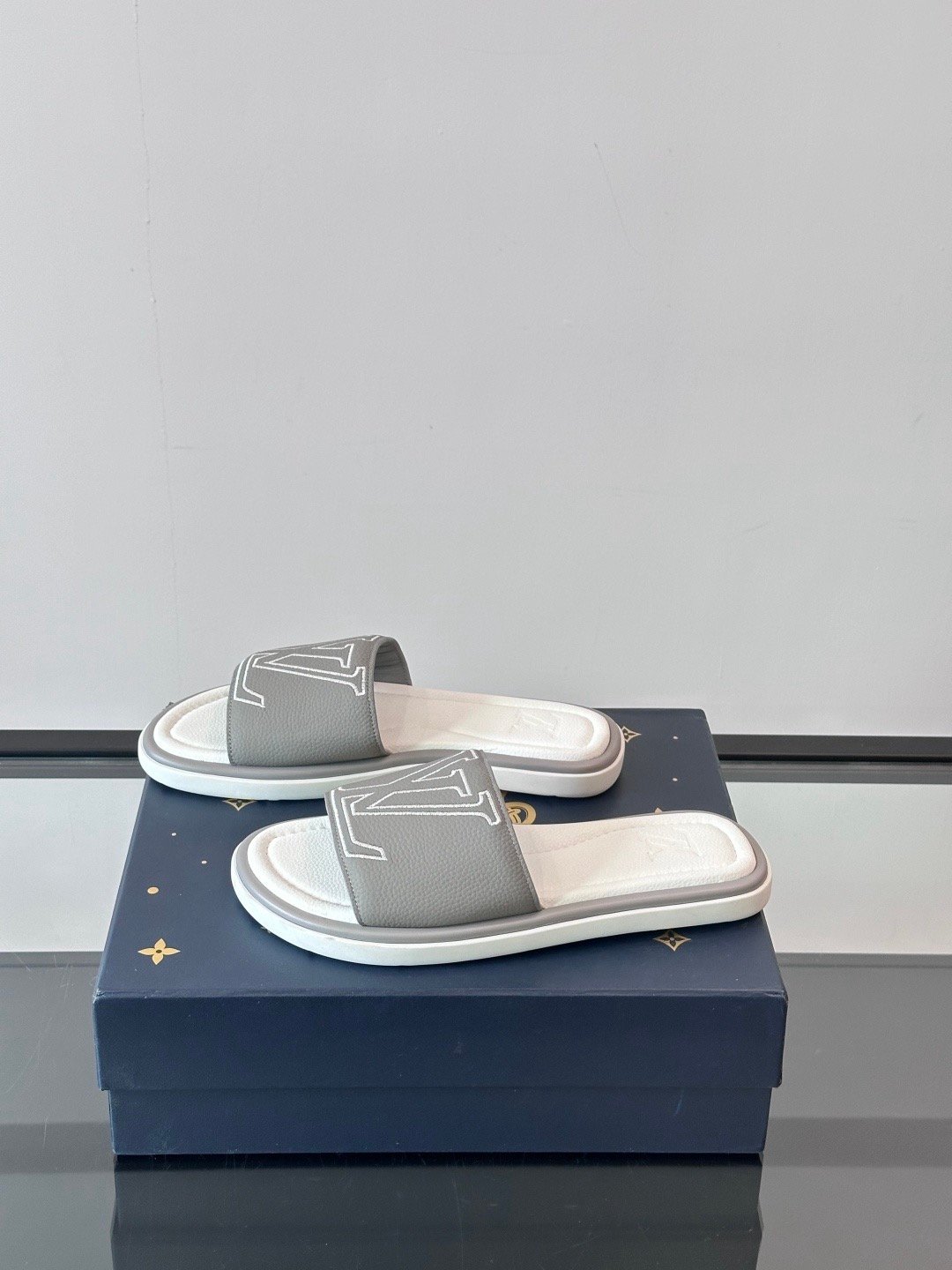 louis vuitton waterfront mule zwart