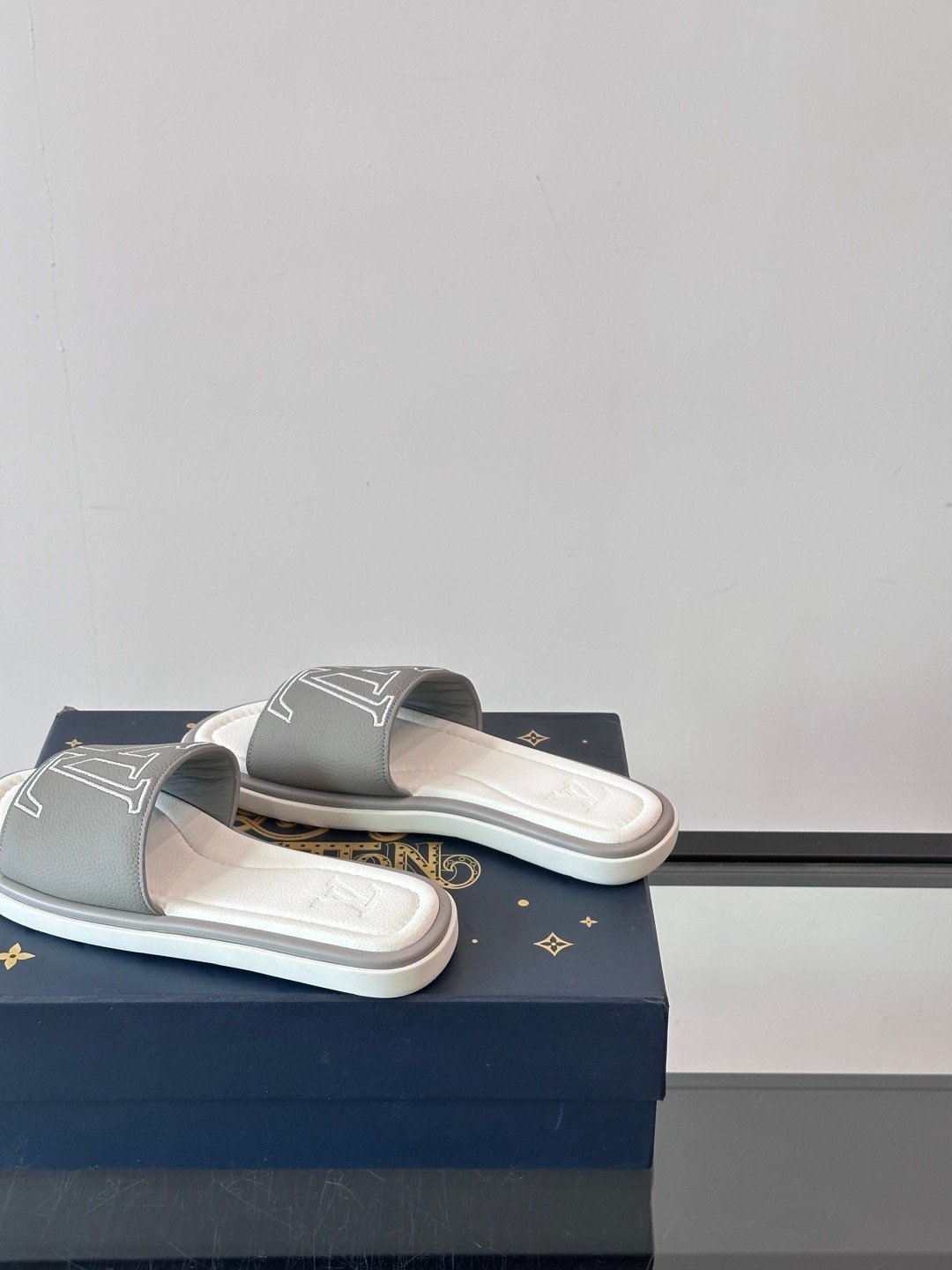 louis vuitton waterfront mule zwart