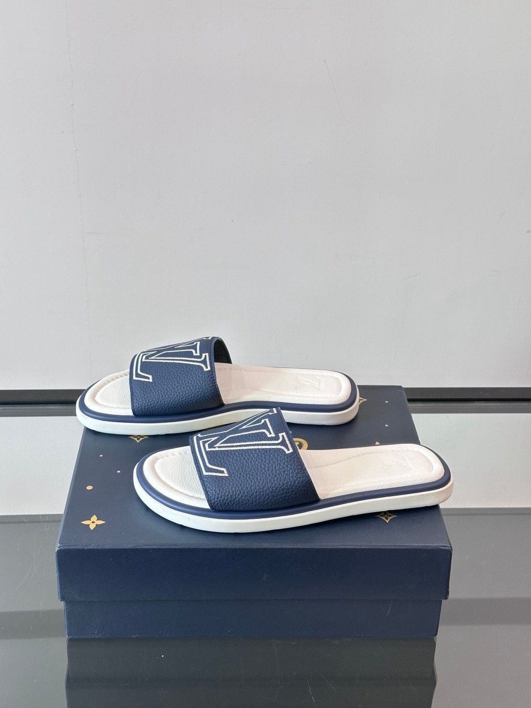 louis vuitton waterfront mule zwart