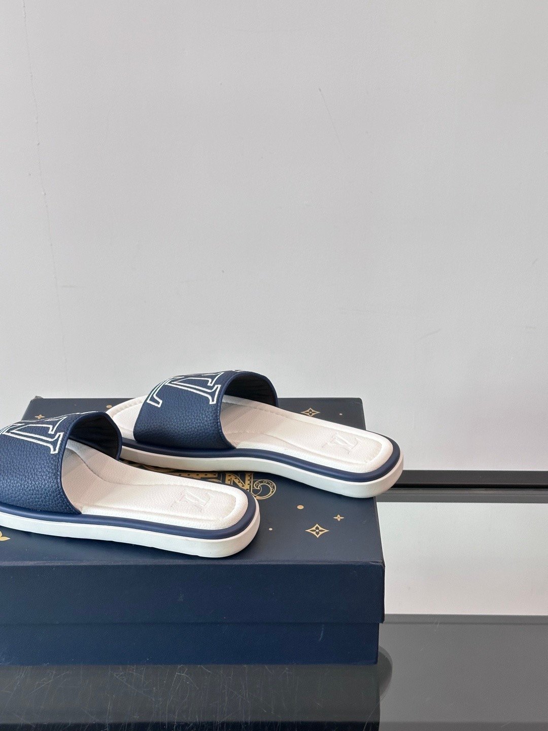 louis vuitton waterfront mule zwart
