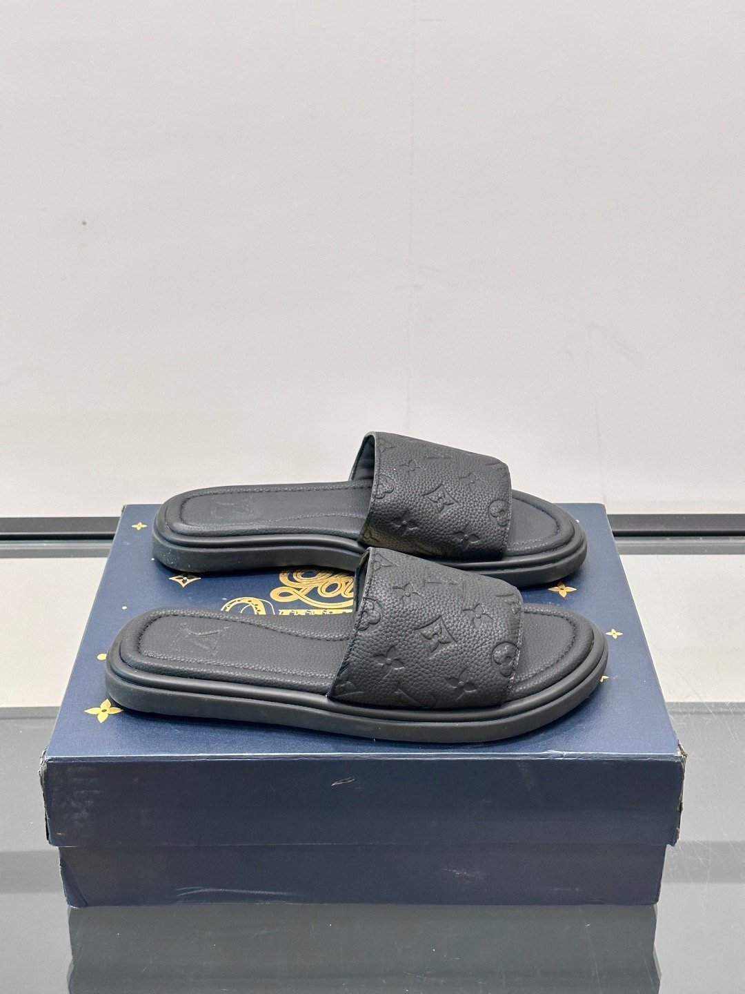 louis vuitton waterfront mule zwart