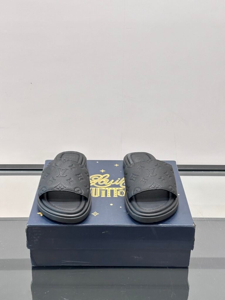 louis vuitton waterfront mule zwart