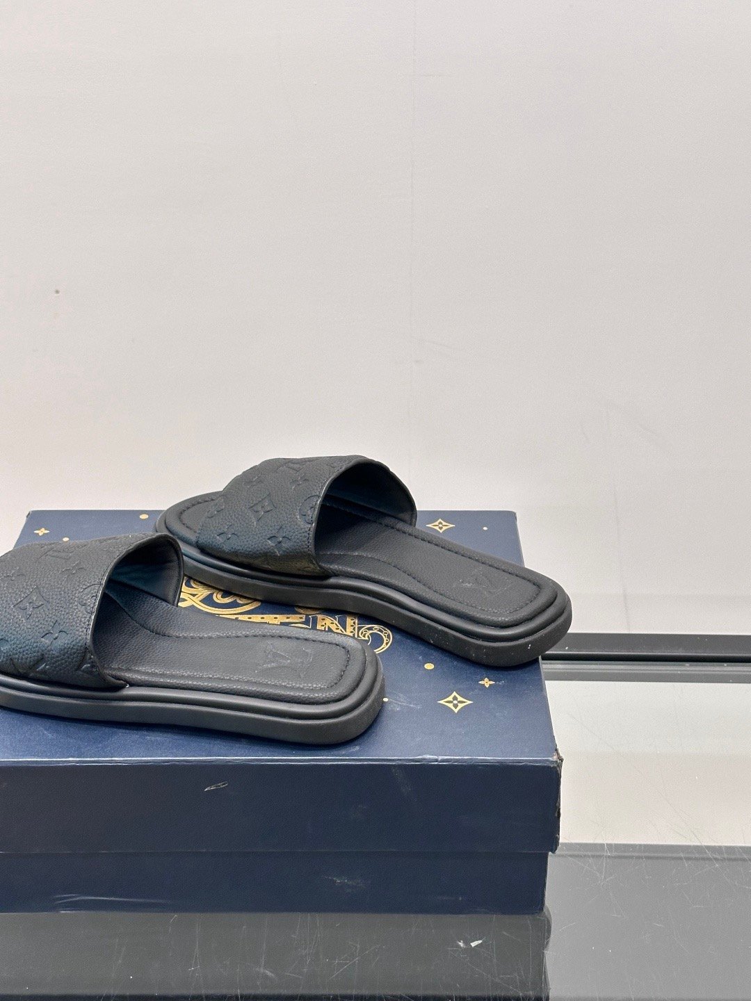 louis vuitton waterfront mule zwart