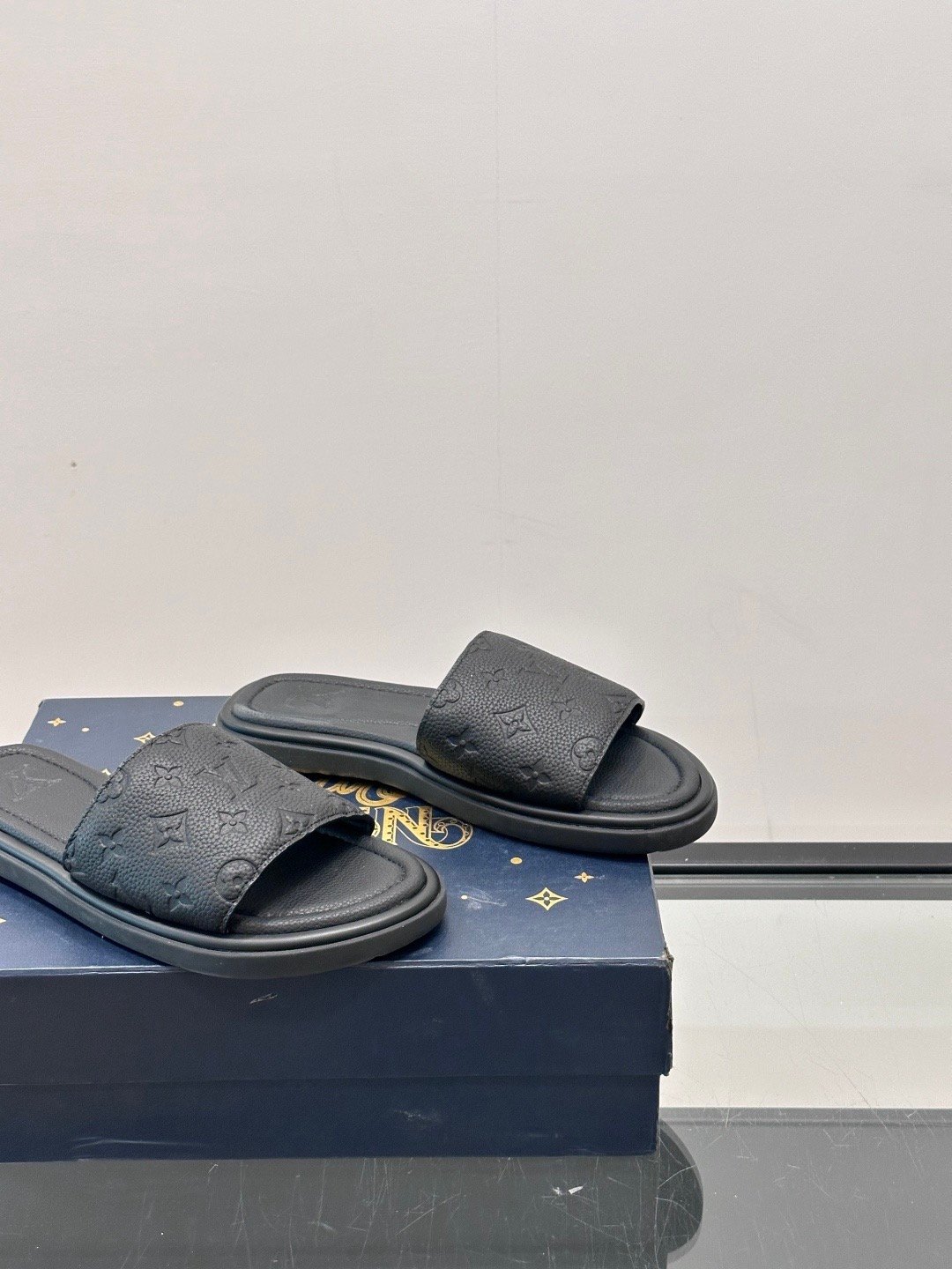 louis vuitton waterfront mule zwart