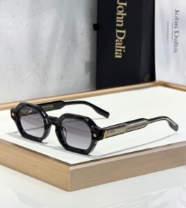 John Dalia project 05 zwarte frame metallic glazen