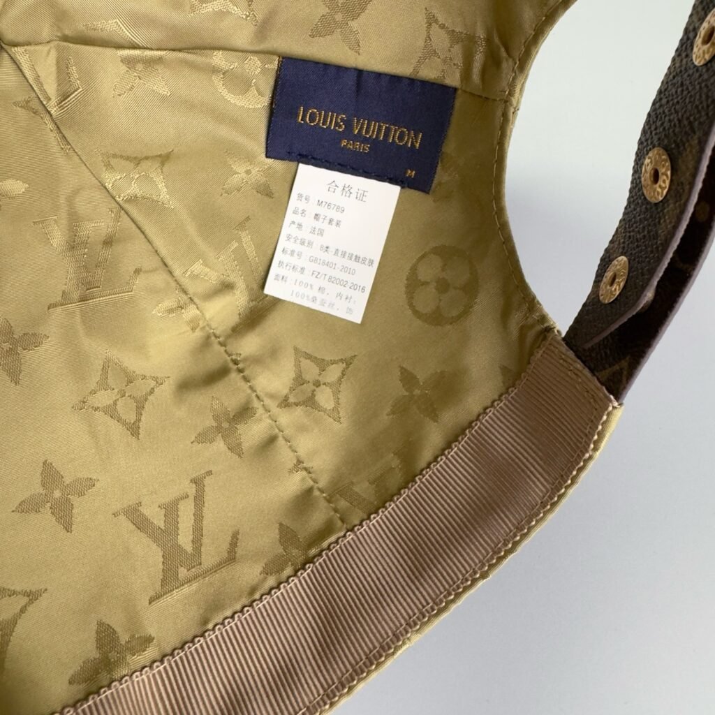 loro piana baseball pet zwart (copy)