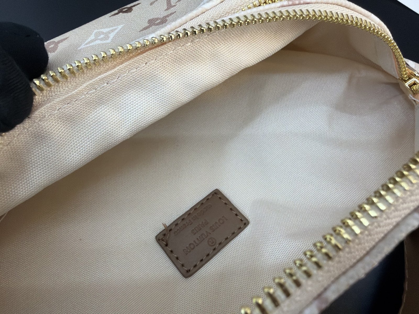 louis vuitton tas wit monogram