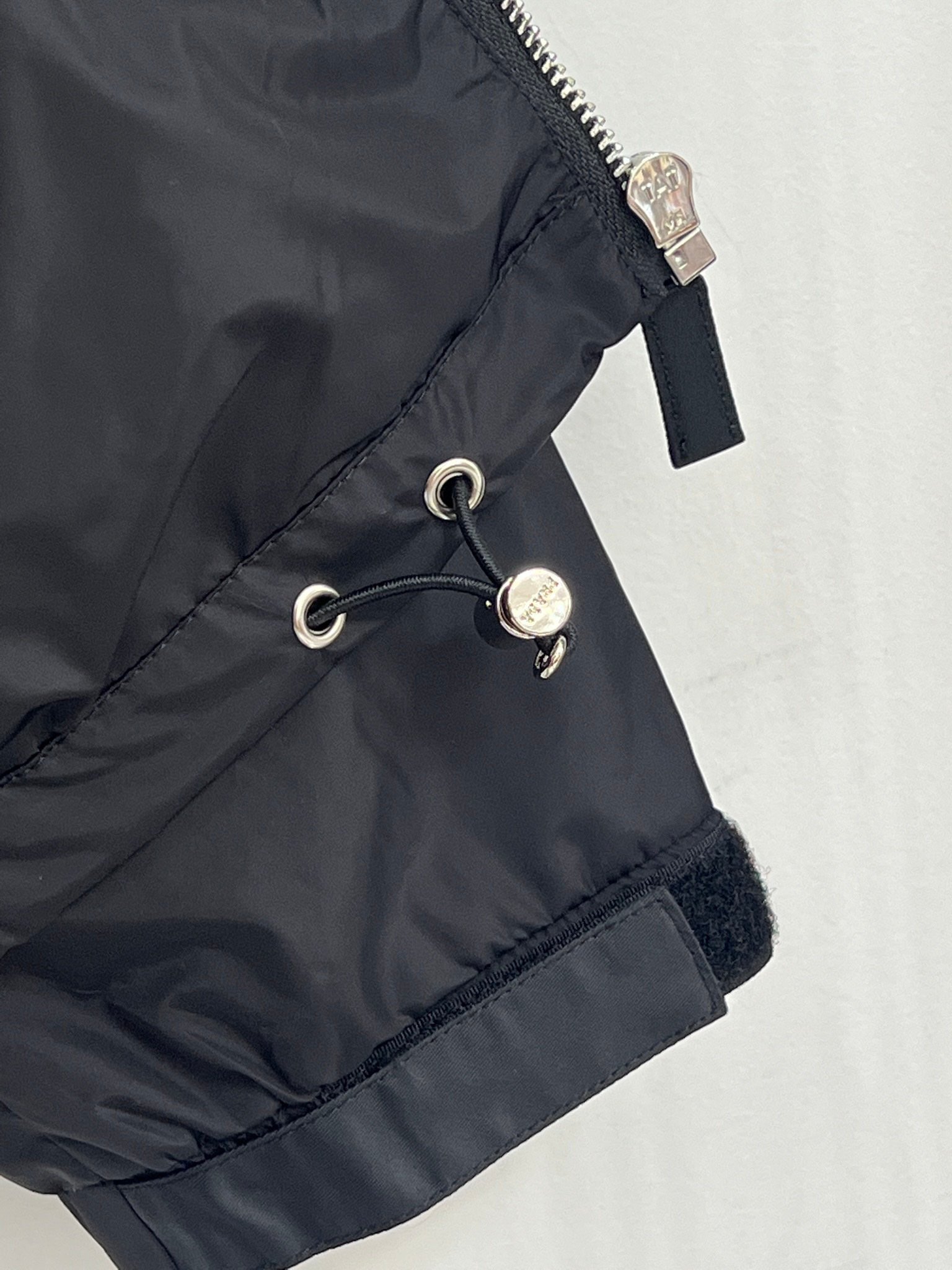 prada dubbelzijdige zomer jas