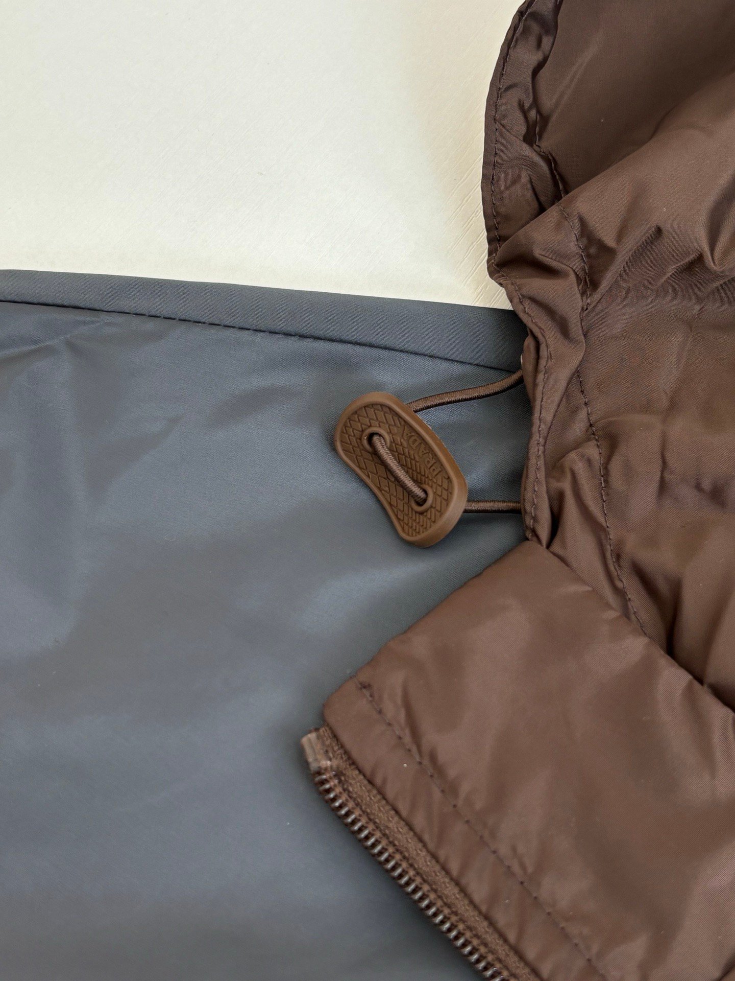 prada dubbelzijdige zomer jas